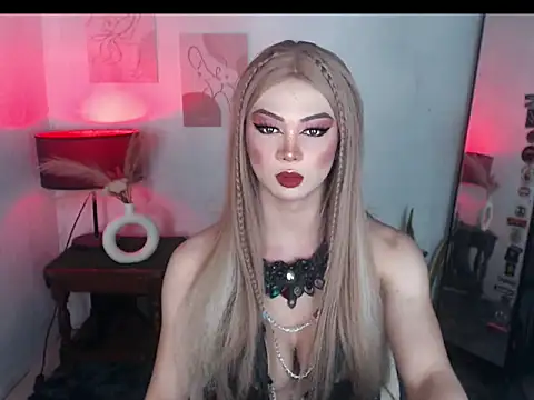 Snapshot of MagneticBeauty chatting on 10-21-25, 04:50 MagneticBeauty online show from 10-21-25, 04:50
