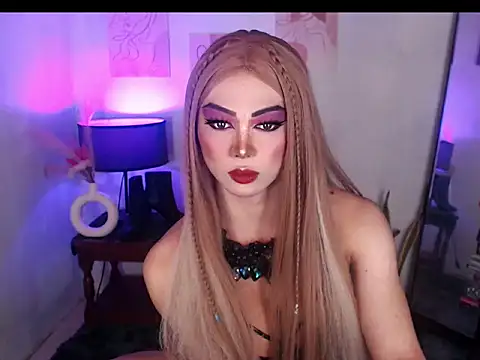 Snapshot of MagneticBeauty chatting on 10-07-25, 02:51 MagneticBeauty online show from 10-07-25, 02:51