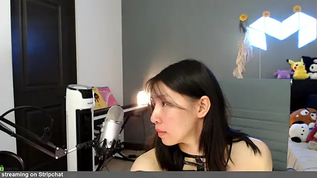 Snapshot of minarocket_ chatting on 05-10-26, 04:42 minarocket online show from 05-10-26, 04:42