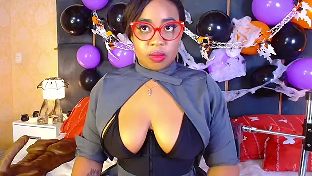 CaseyMoon online show from 10-25-25, 12:50