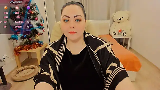 Nina Hopper online show from 12-17-25, 12:54