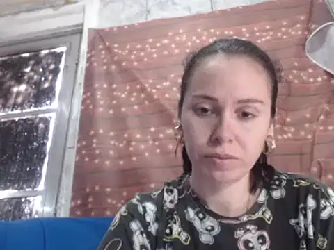 Snapshot of Venusluxodomme chatting on 09-14-25, 04:51 Venusluxodomme online show from 09-14-25, 04:51