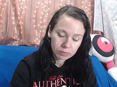 Venusluxodomme online show from 03-11-26, 07:08