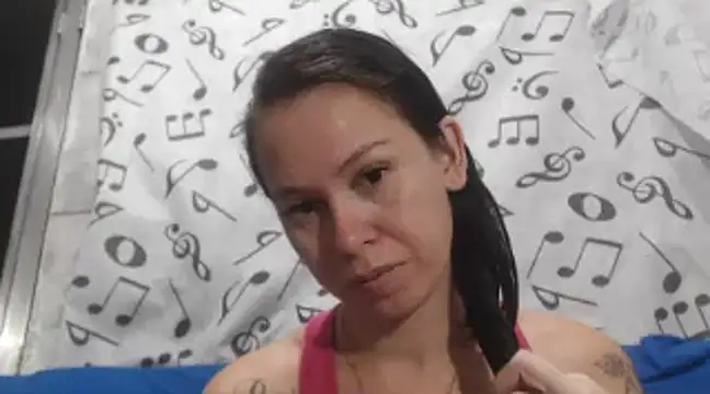 Snapshot of Venusluxodomme chatting on 01-25-25, 01:43 Venusluxodomme online show from 01-25-25, 01:43