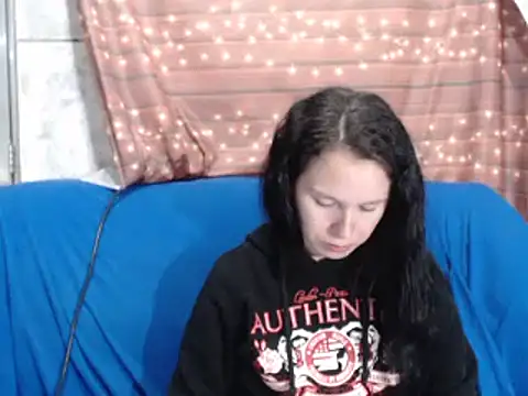 Venusluxodomme online show from 11-11-25, 02:39