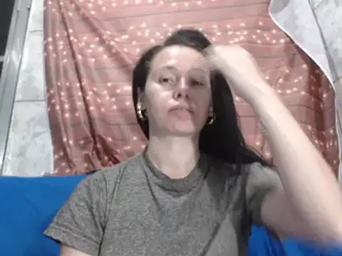 Snapshot of Venusluxodomme chatting on 09-20-25, 11:32 Venusluxodomme online show from 09-20-25, 11:32