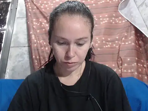 Snapshot of Venusluxodomme chatting on 10-02-25, 11:13 Venusluxodomme online show from 10-02-25, 11:13