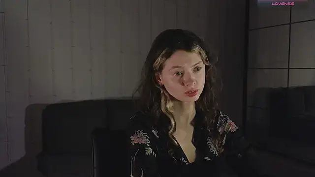 Snapshot of MelodyKey chatting on 03-18-25, 03:55 MelodyKey online show from 03-18-25, 03:55