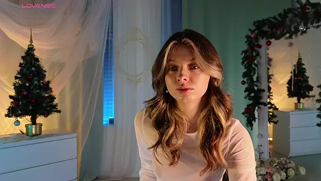 Snapshot of MelodyKey chatting on 12-30-24, 04:29 MelodyKey online show from 12-30-24, 04:29