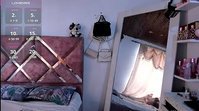 Snapshot of MonicaSex_ chatting on 12-14-25, 05:07 MonicaSex online show from 12-14-25, 05:07