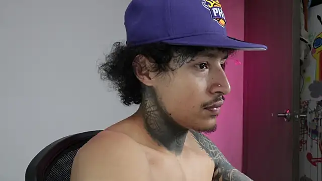 trieone online show from 04-10-26, 02:24