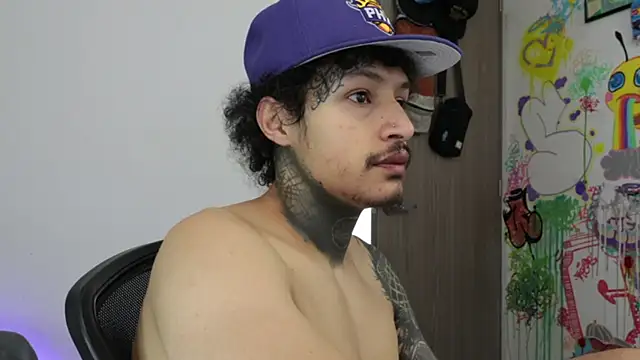 trieone online show from 03-04-26, 01:41