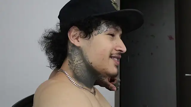 trieone online show from 02-12-26, 01:27