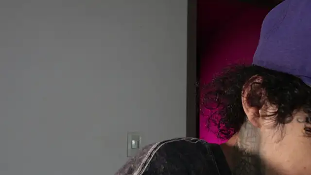 Snapshot of trieone chatting on 05-28-26, 02:19 trieone online show from 05-28-26, 02:19