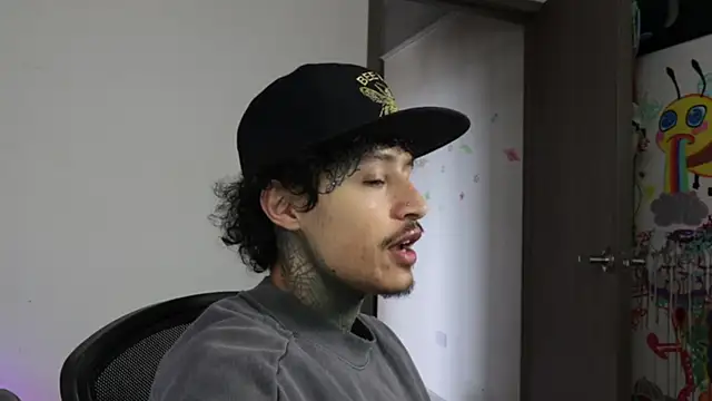 trieone online show from 03-27-26, 02:07