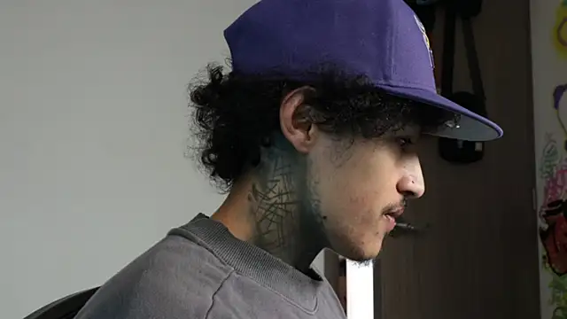 trieone online show from 03-25-26, 01:54