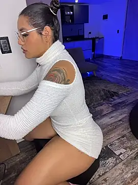 Victoria14  online show from 11-12-25, 12:37