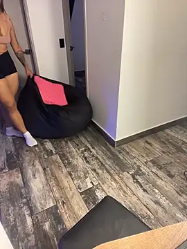 Victoria14  online show from 11-02-25, 06:07