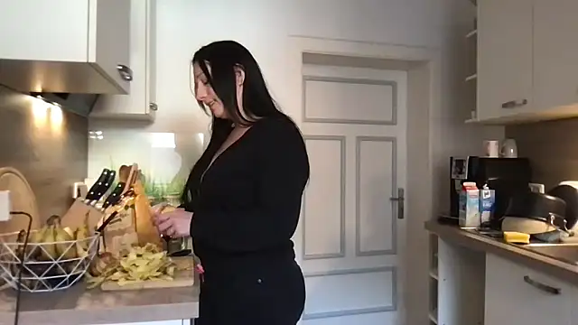 Viola Beck online show from 12-18-25, 11:36