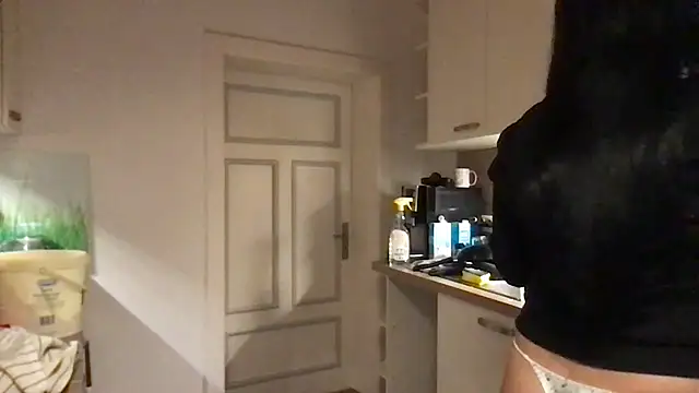 Viola Beck online show from 11-13-25, 06:17