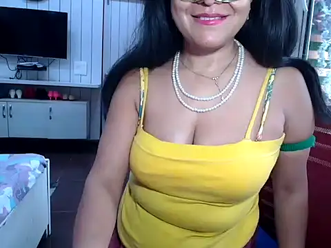 yourradhika online show from 04-08-26, 08:05