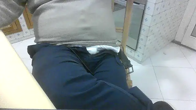 polloiw online show from 11-26-25, 01:44