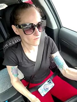 lolabunny9 online show from 09-28-25, 04:25