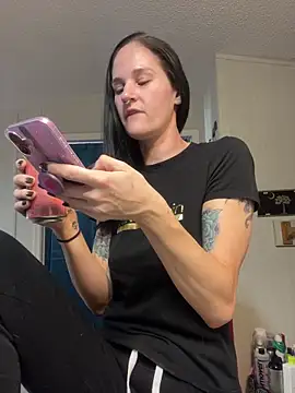 lolabunny9 online show from 02-21-25, 03:43