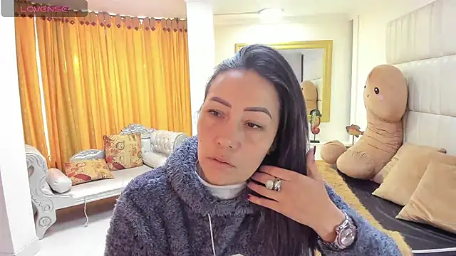 Snapshot of gaby_trent chatting on 03-11-25, 12:39 gaby trent online show from 03-11-25, 12:39
