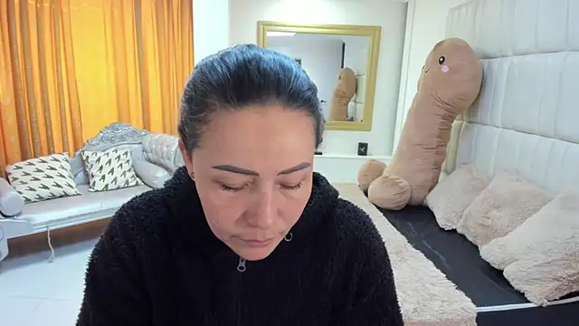 gaby trent online show from 11-11-25, 02:12