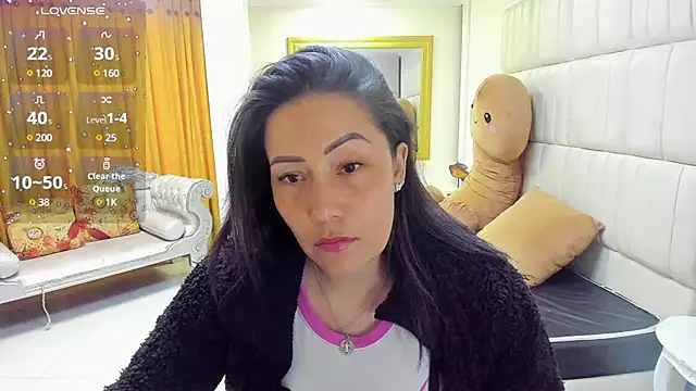 Snapshot of gaby_trent chatting on 03-19-25, 05:17 gaby trent online show from 03-19-25, 05:17