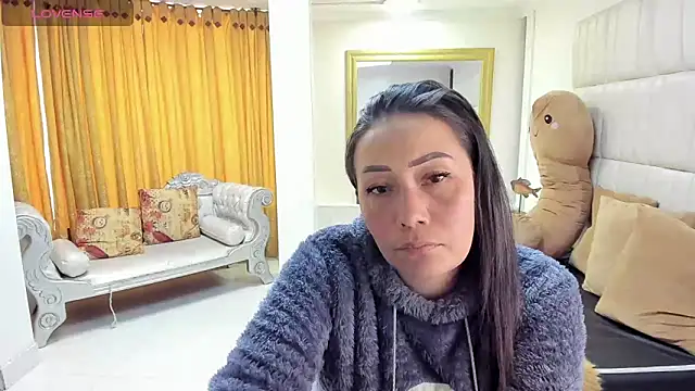 Snapshot of gaby_trent chatting on 02-28-25, 03:37 gaby trent online show from 02-28-25, 03:37