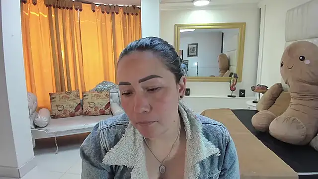 Snapshot of gaby_trent chatting on 09-16-25, 01:56 gaby trent online show from 09-16-25, 01:56