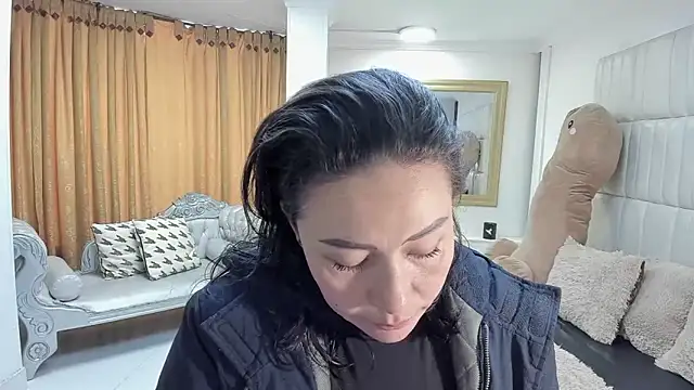 gaby trent online show from 12-19-25, 02:08