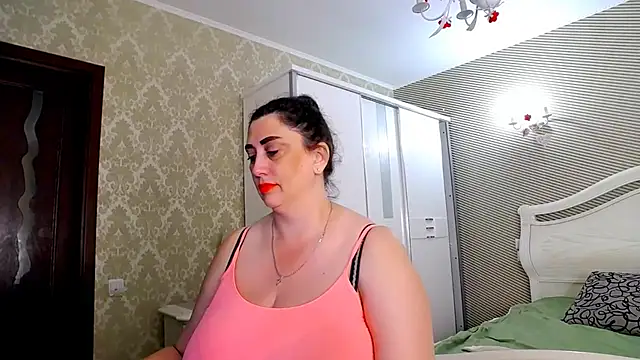 Snapshot of Evelyn_Shy chatting on 06-24-26, 10:25 Evelyn Shy online show from 06-24-26, 10:25