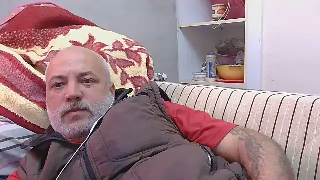Snapshot of husoizmir chatting on 05-17-26, 01:11 husoizmir online show from 05-17-26, 01:11