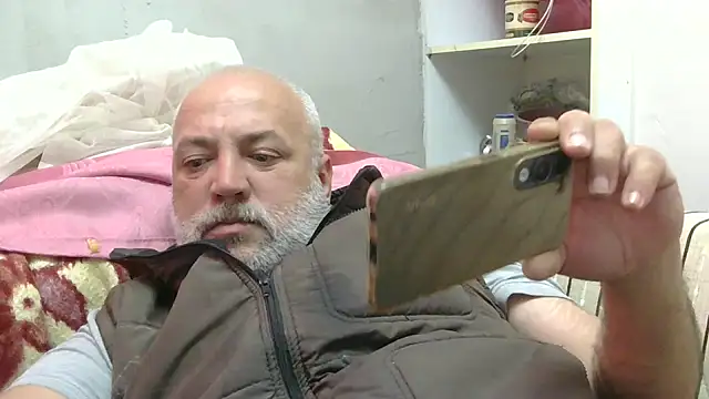 Snapshot of husoizmir chatting on 05-18-26, 03:39 husoizmir online show from 05-18-26, 03:39