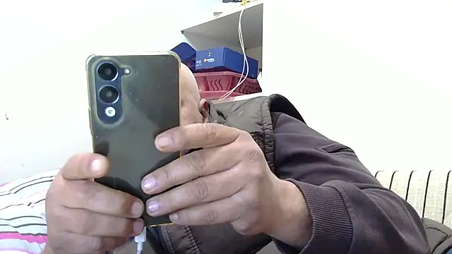 Snapshot of husoizmir chatting on 05-06-26, 02:32 husoizmir online show from 05-06-26, 02:32