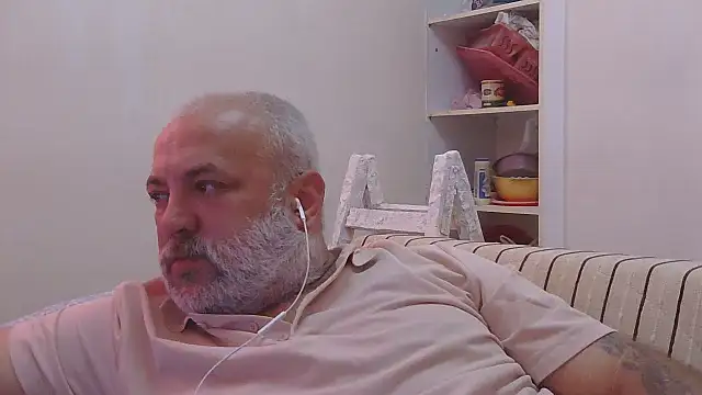 Snapshot of husoizmir chatting on 05-30-26, 12:11 husoizmir online show from 05-30-26, 12:11