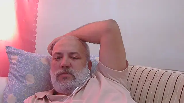 Snapshot of husoizmir chatting on 06-01-26, 12:05 husoizmir online show from 06-01-26, 12:05