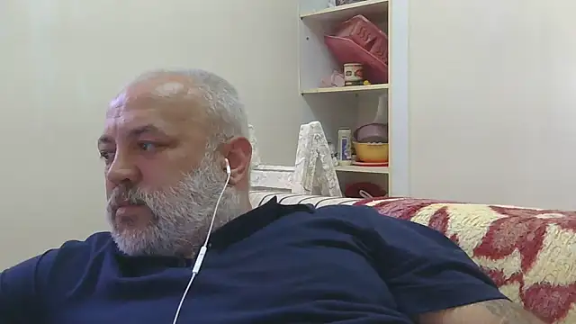 Snapshot of husoizmir chatting on 05-28-26, 02:01 husoizmir online show from 05-28-26, 02:01