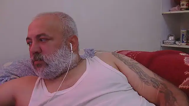Snapshot of husoizmir chatting on 06-08-26, 12:38 husoizmir online show from 06-08-26, 12:38