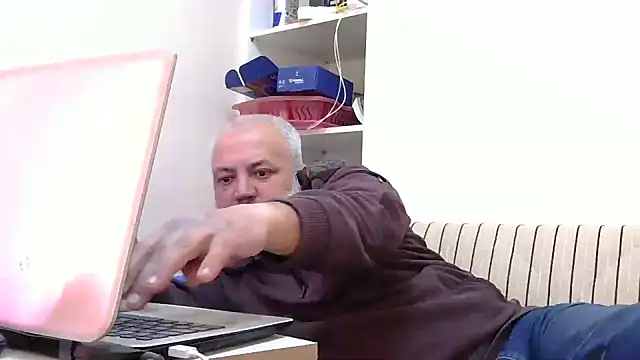 Snapshot of husoizmir chatting on 04-30-26, 10:55 husoizmir online show from 04-30-26, 10:55