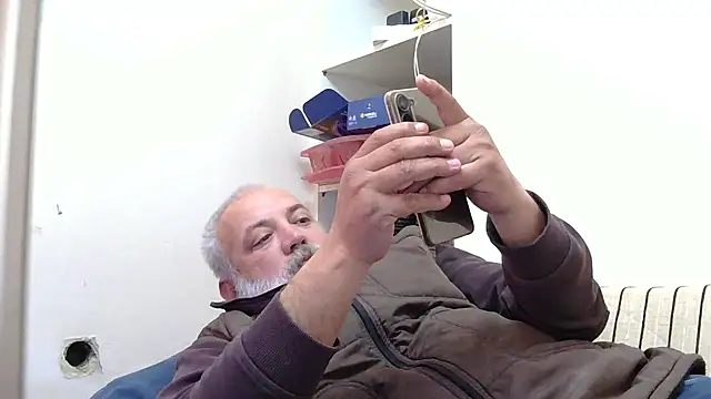 Snapshot of husoizmir chatting on 05-04-26, 01:25 husoizmir online show from 05-04-26, 01:25
