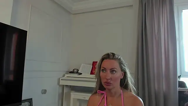 Veola new online show from 09-26-25, 03:46