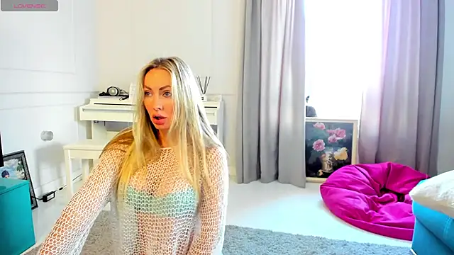 Veola new online show from 09-11-25, 04:23