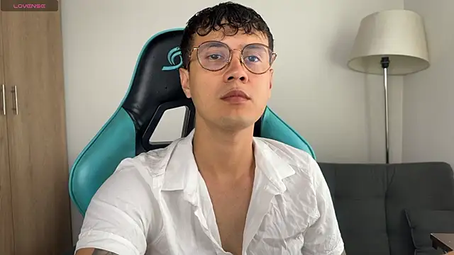 LeaneSeb online show from 03-09-26, 06:33