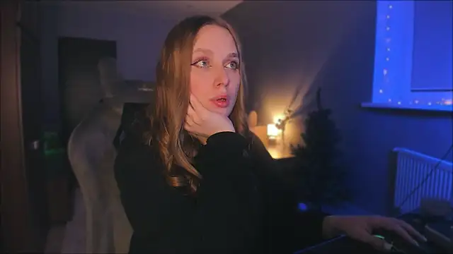 Snapshot of Rachel_Ro chatting on 12-16-24, 01:21 Rachel Ro online show from 12-16-24, 01:21