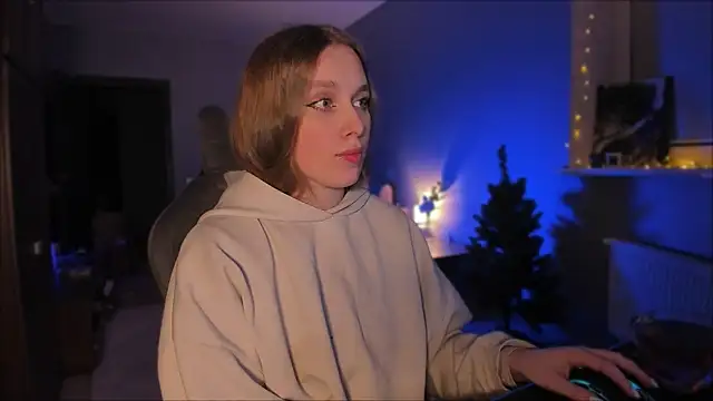 Snapshot of Rachel_Ro chatting on 12-14-24, 03:50 Rachel Ro online show from 12-14-24, 03:50