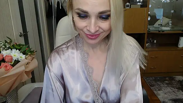 Snapshot of Mika_Passion chatting on 02-14-25, 02:12 Mika Passion online show from 02-14-25, 02:12